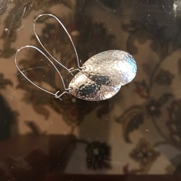 Pair of large raindrop shaped silver earrings - Picture 2 of 5